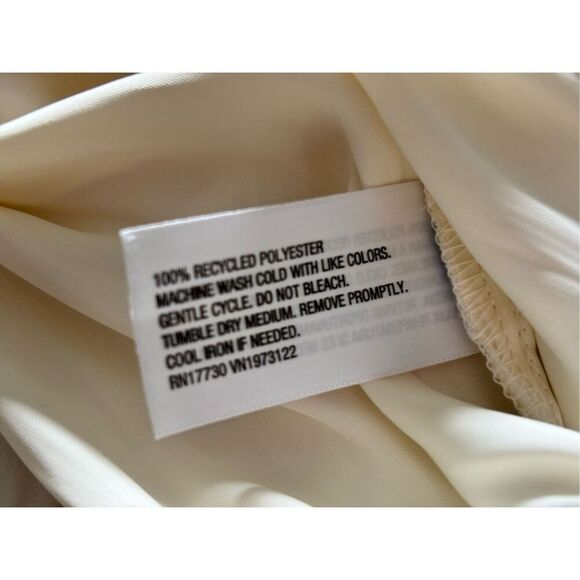 A New Day beautiful, elegant cream, silky blouse, plus size 2X - Picture 11 of 12